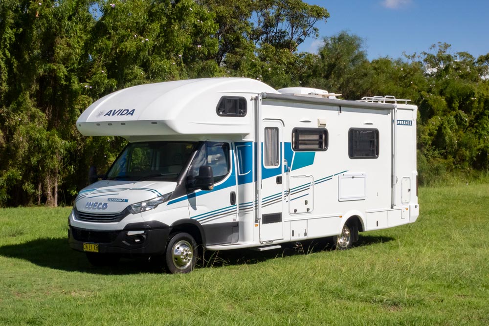 External view of the Avida 7932SL Esperance Motorhome from the front