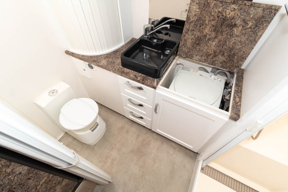 Rear ensuite in the Sunland Patriot SEL-X Caravan