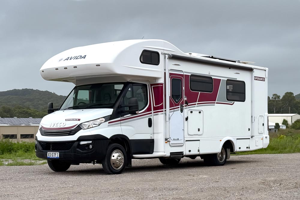 External view of the Avida C7932 SL Esperance Motorhome