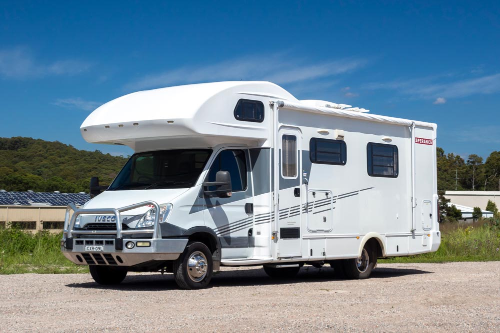 External view of the Avida Esperance C7922SL Motorhome