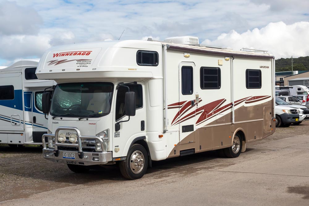 External view of the Winnebago Longreach C2735SL Motorhome