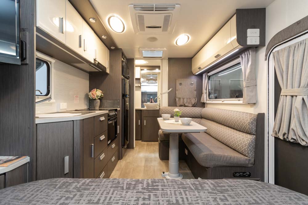 Looking to the rear inside the Jayco Starcraft 16.51-3 Caravan