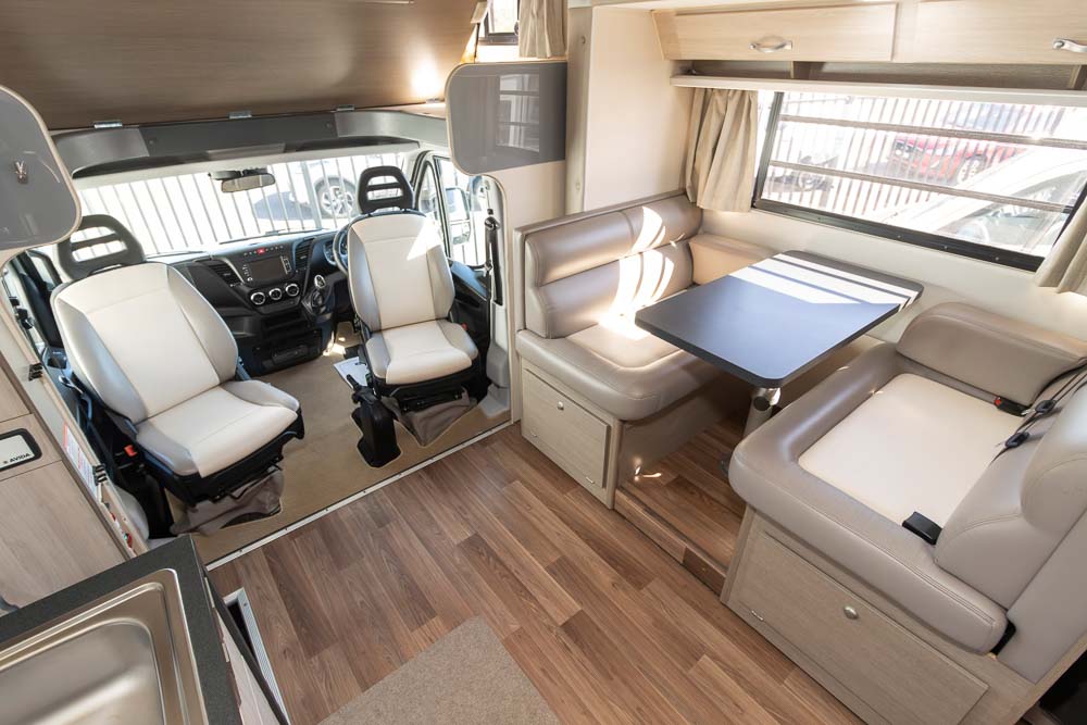 Swivel seats and dinette in the Avida Esperance C7922 SL motorhome